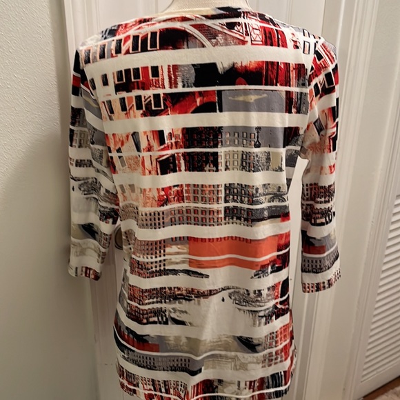 Onque Casuals blouse with rhinestones - Picture 4 of 7